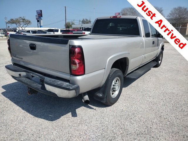 Used 2006 Chevrolet Silverado 2500 LT w/ Heavy-Duty Power Package image 8