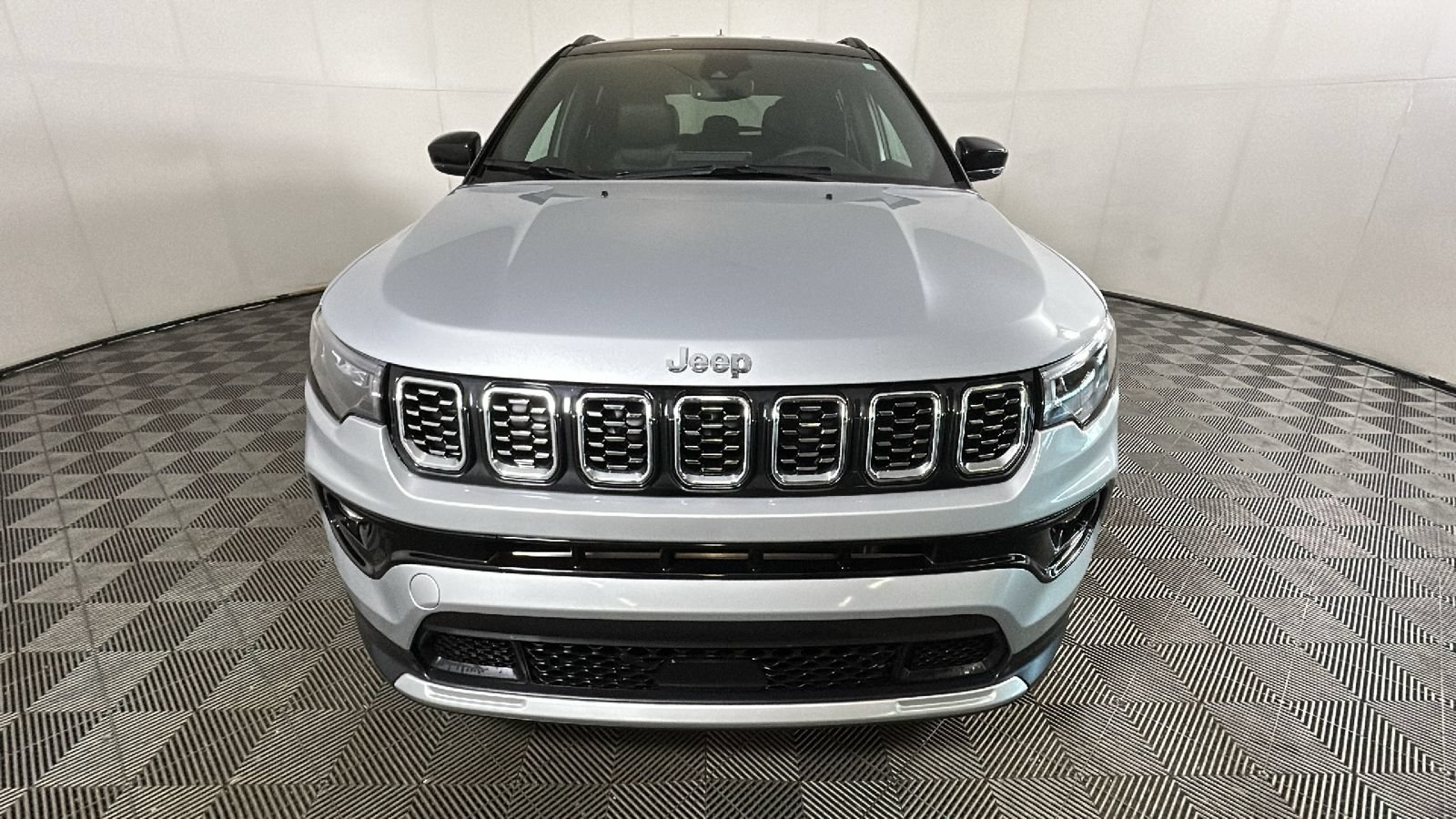 Used 2025 Jeep Compass Limited AWD/4WD image 9