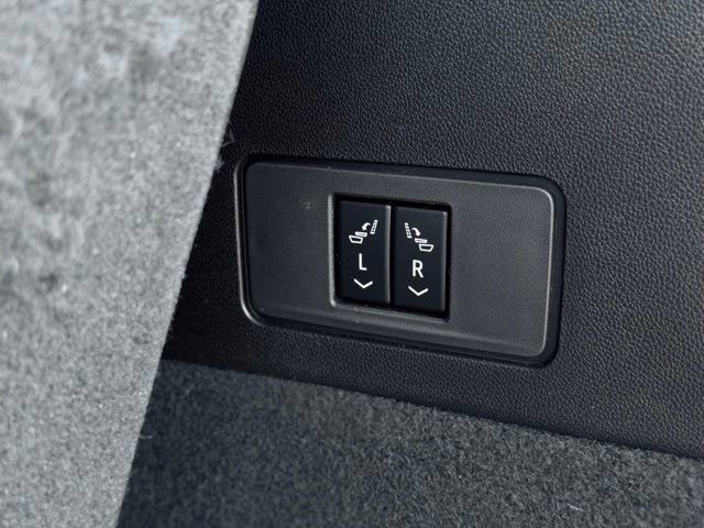Used 2024 Cadillac XT6 Luxury w/ LPO, Floor Liner Package AWD/4WD image 14