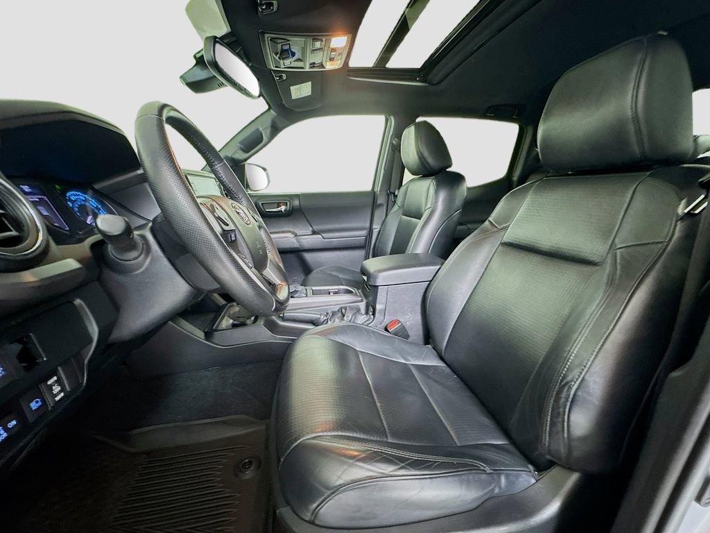 Used 2021 Toyota Tacoma TRD Off-Road w/ TRD Premium Off Road Package image 10