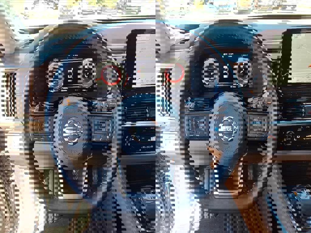 Used 2023 Nissan Pathfinder Platinum image 23