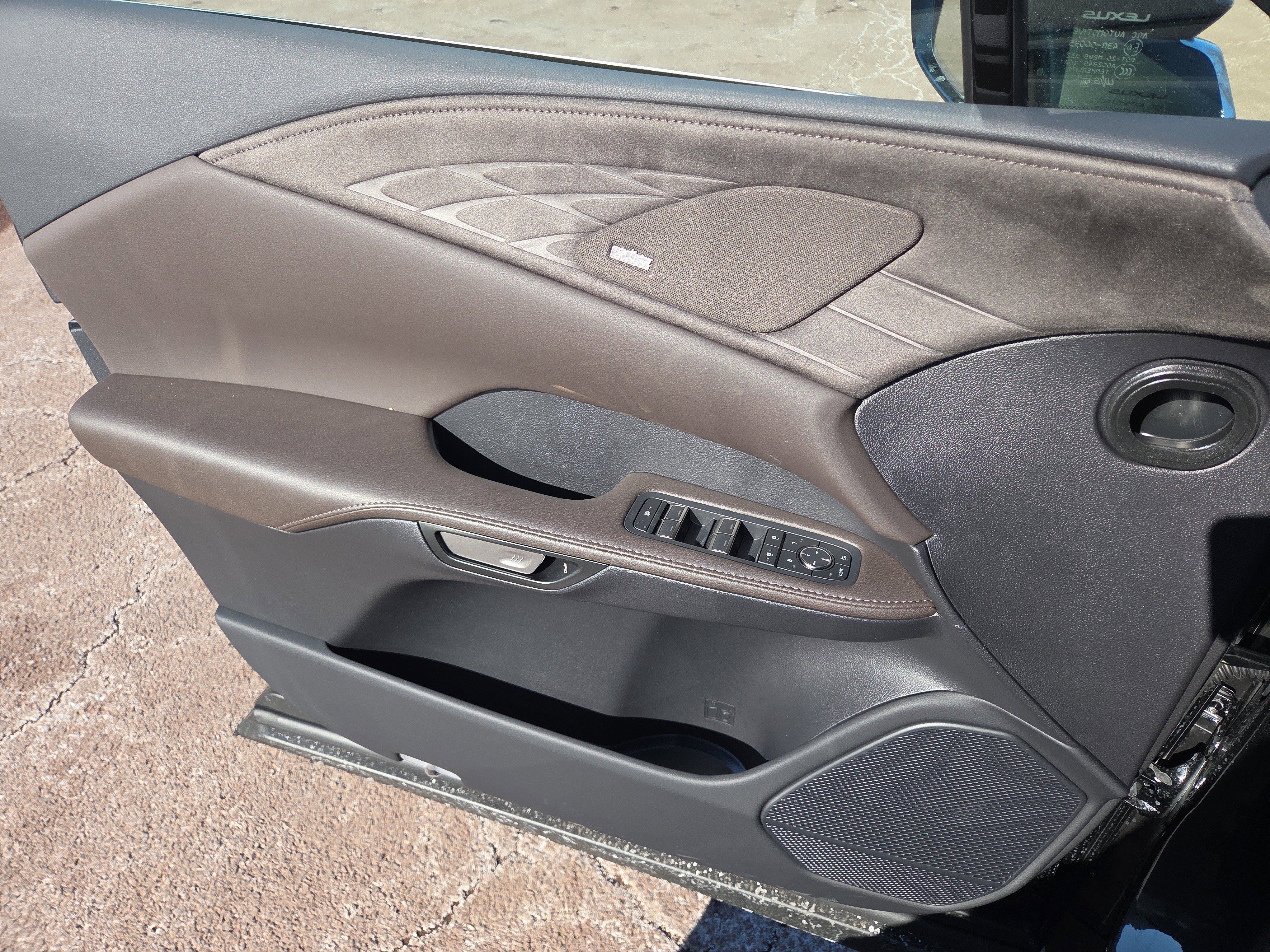 New 2026 Lexus RX 450h RX 450h+ Luxury image 7