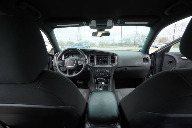 Used 2018 Dodge Charger SXT image 23