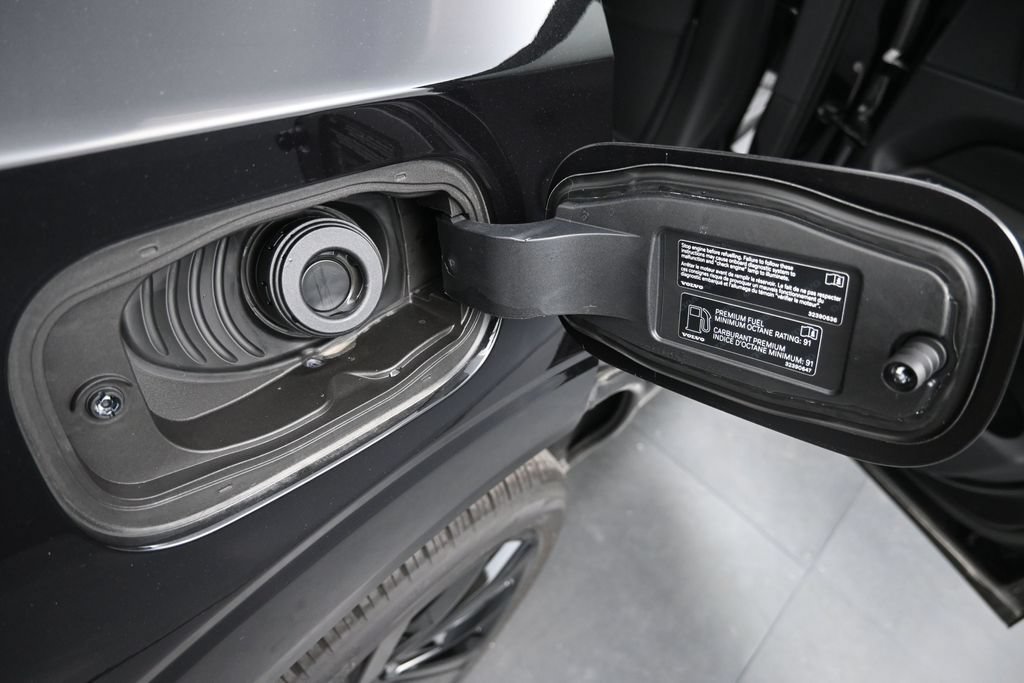 New 2026 Volvo XC60 B5 Ultra w/ Protection Package Premier AWD/4WD image 18