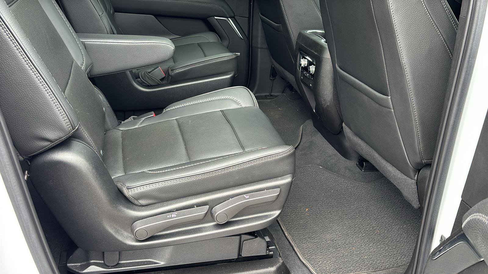 Used 2023 GMC Yukon XL Denali RWD image 21