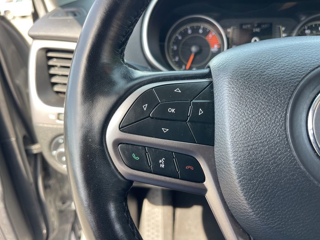 Used 2021 Jeep Cherokee Latitude Lux image 16