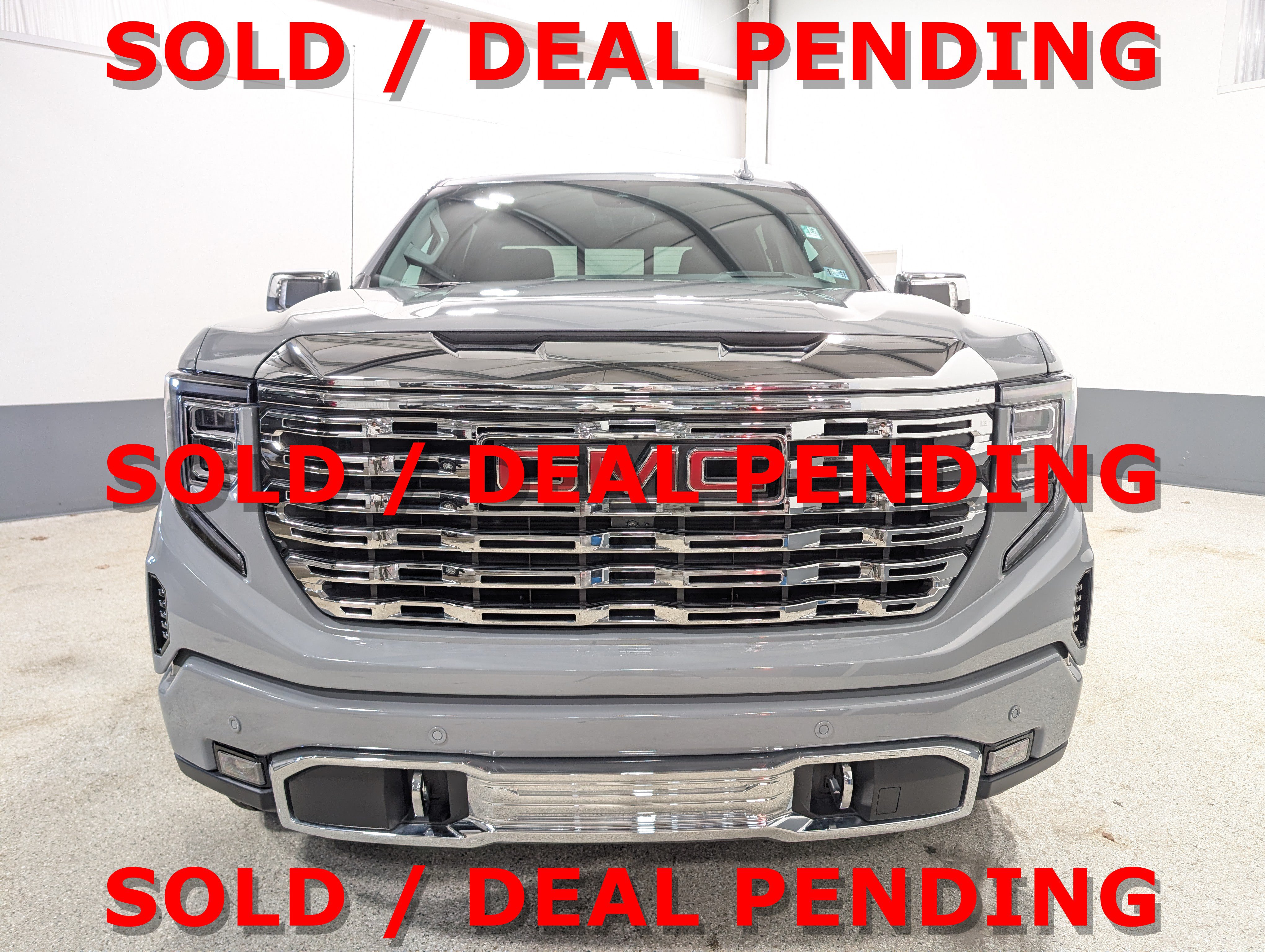 Used 2025 GMC Sierra 1500 Denali w/ Denali Reserve Package AWD/4WD image 8