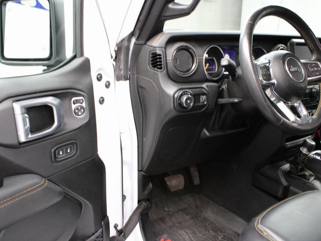 Used 2023 Jeep Wrangler Unlimited Sahara AWD/4WD image 46