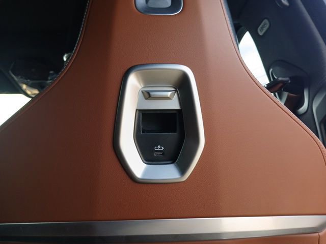 Used 2024 BMW 760i xDrive w/ Premium Package 2 image 15