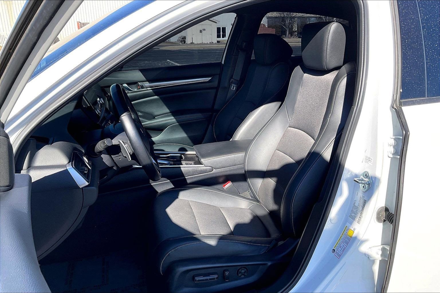 Used 2022 Honda Accord Sport image 7