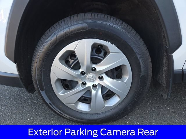 Used 2022 Toyota RAV4 LE AWD/4WD image 14