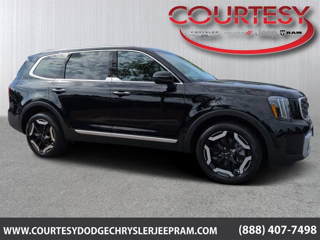 Used 2023 Kia Telluride S AWD/4WD image 1