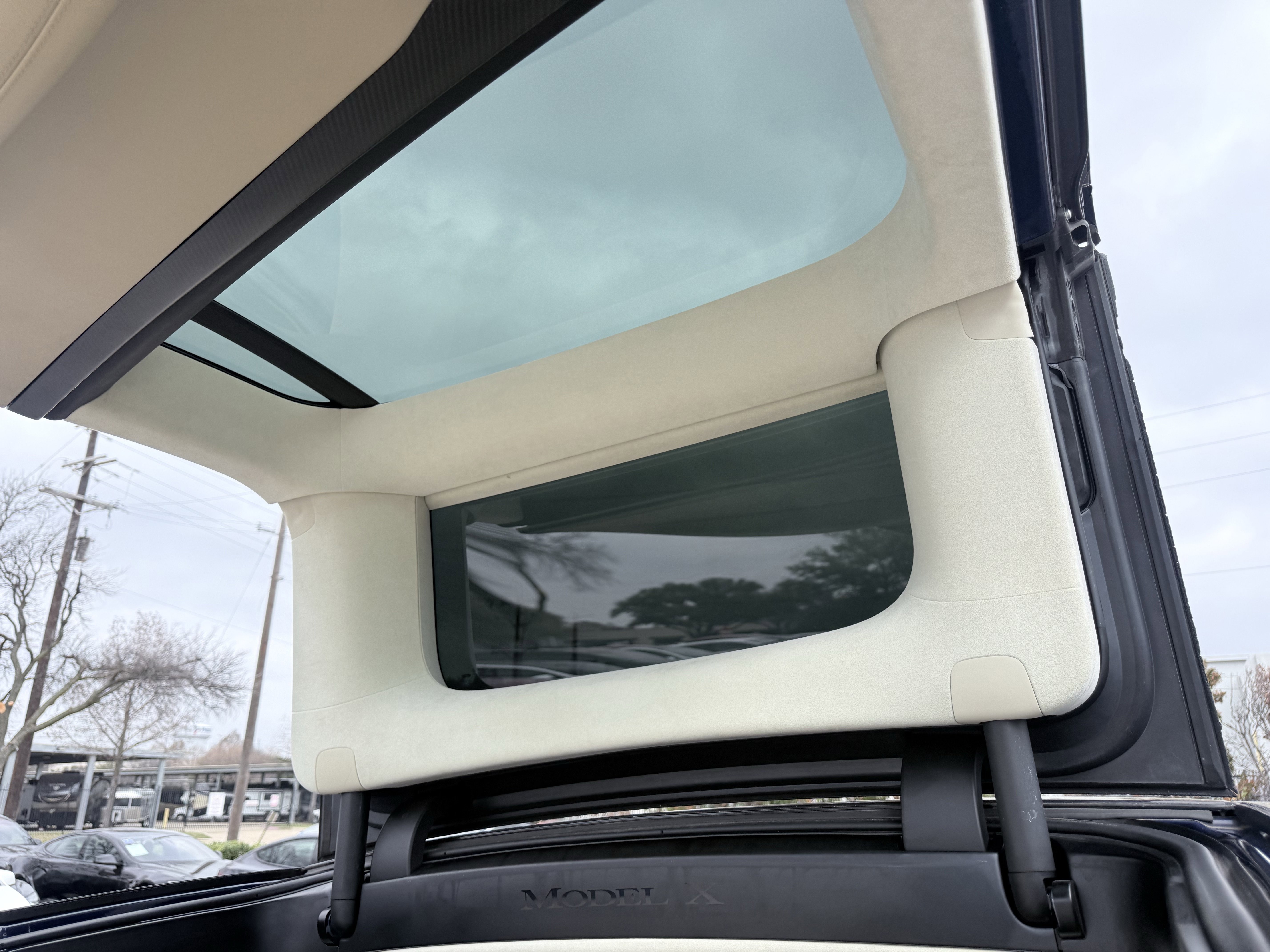 Used 2017 Tesla Model X 75D image 41