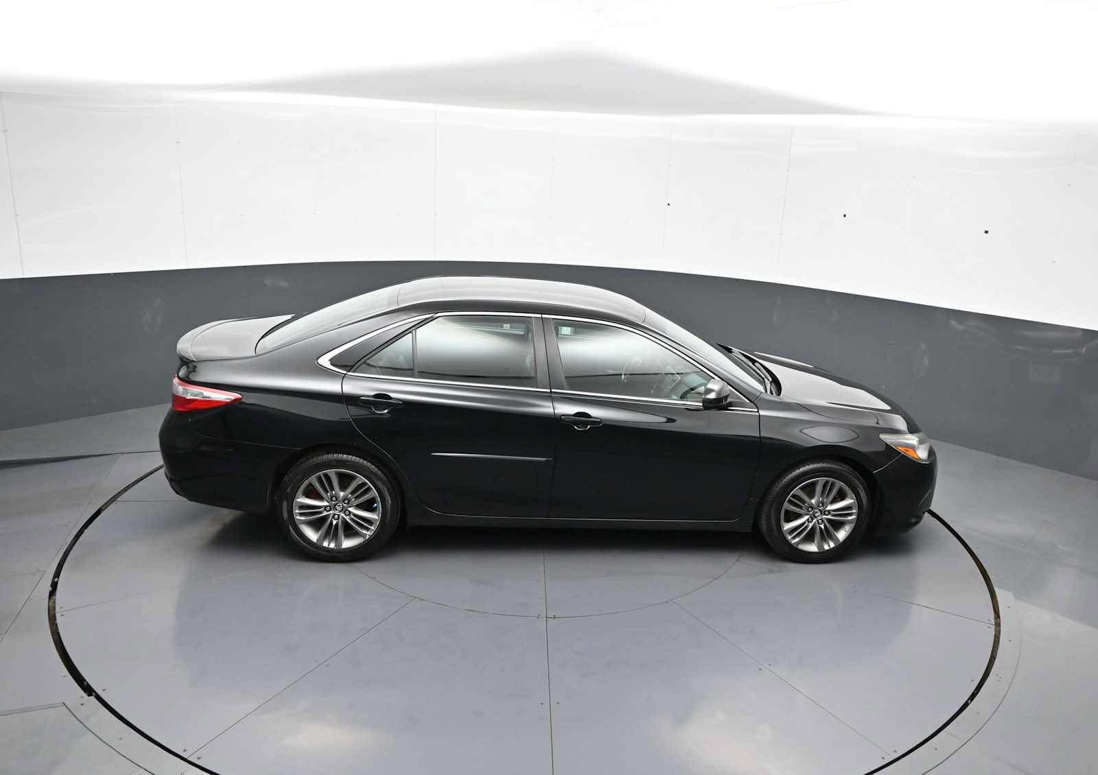 Used 2016 Toyota Camry SE w/ Protection Package (Q2) FWD image 35
