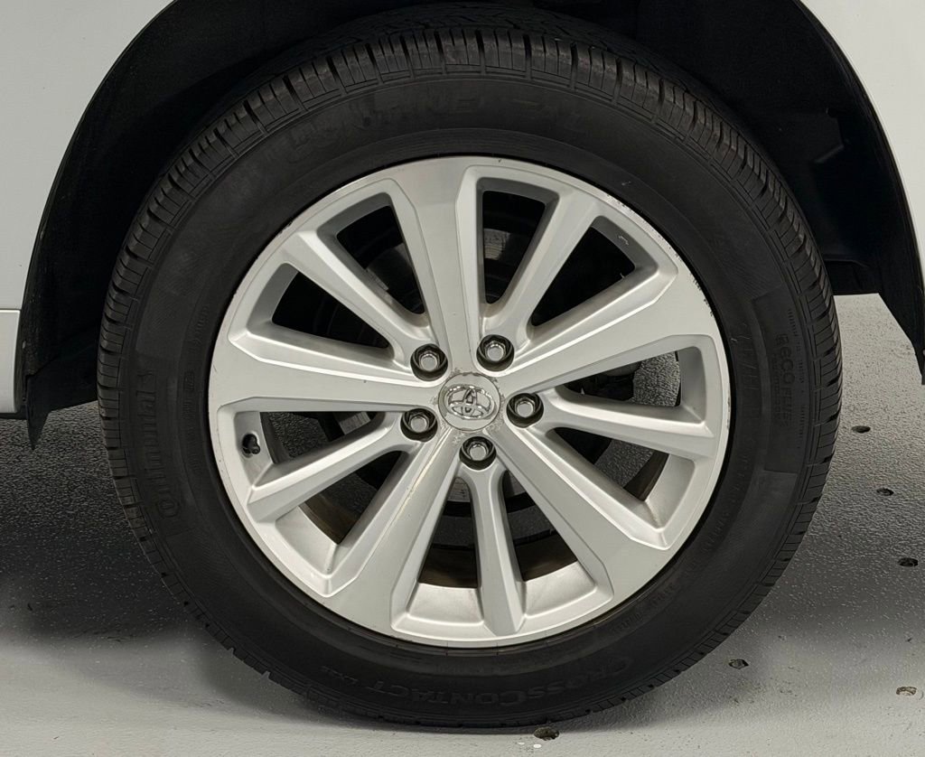 Used 2010 Toyota Highlander Limited image 9