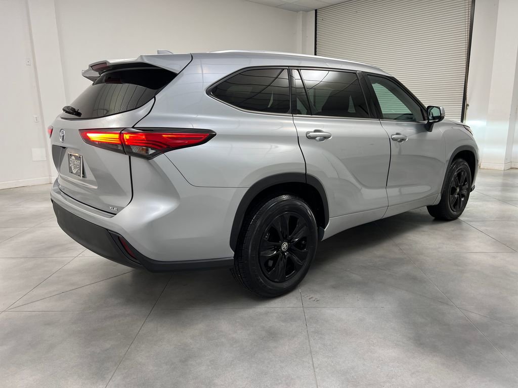 Used 2020 Toyota Highlander XLE image 7
