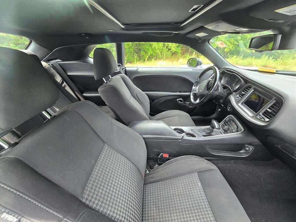 Used 2019 Dodge Challenger SXT w/ Blacktop Package RWD image 7