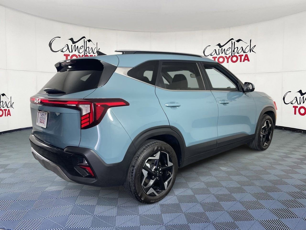 Used 2025 Kia Seltos EX w/ EX Sunroof Package image 7