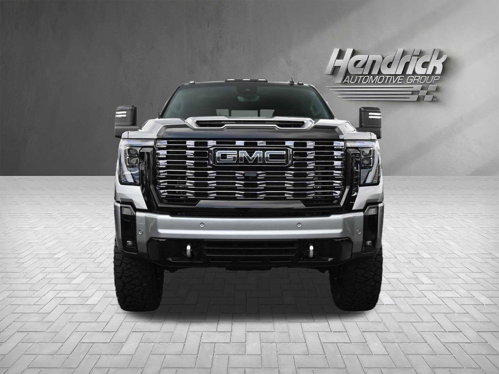 Used 2025 GMC Sierra 2500 Denali Ultimate AWD/4WD image 3