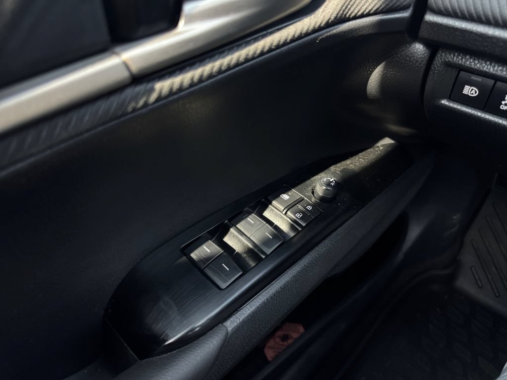 Used 2025 Toyota Camry SE FWD image 26