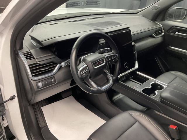 Used 2026 GMC Acadia Elevation w/ Elevation Premium Package FWD image 9