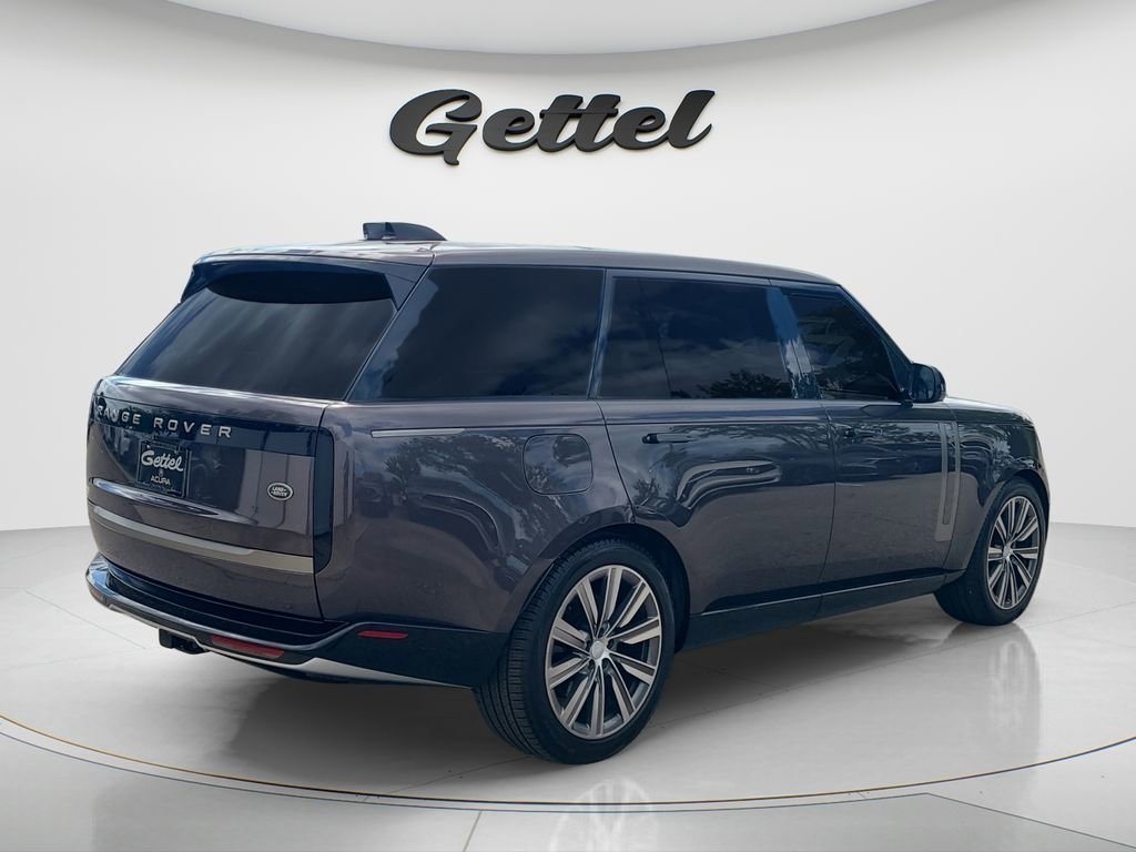 Used 2023 Land Rover Range Rover Long Wheelbase SE image 5
