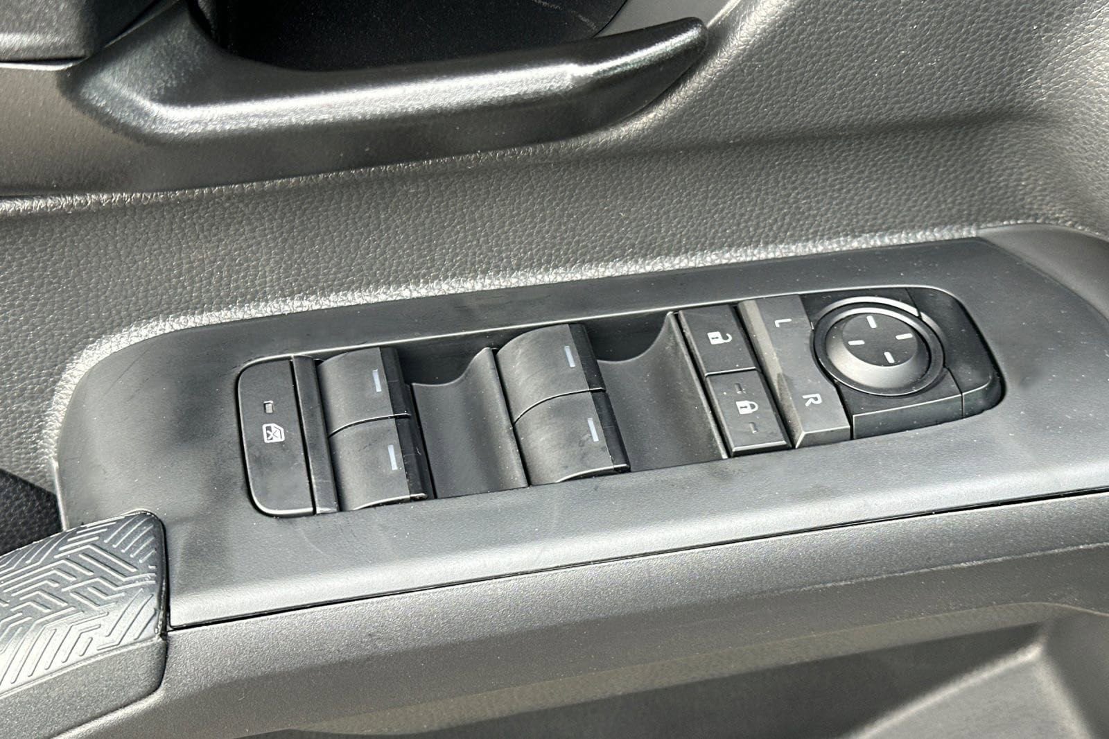 New 2025 Toyota Tacoma SR5 AWD/4WD image 11