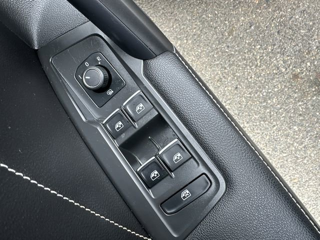 Used 2023 Volkswagen Tiguan SE R-Line AWD/4WD image 28