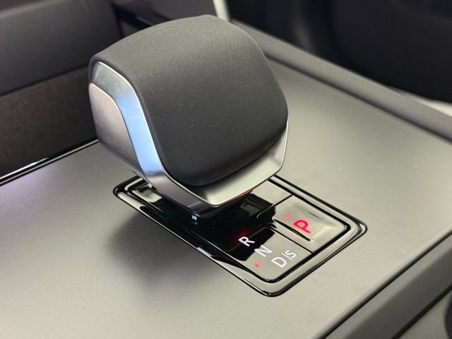 New 2025 Land Rover Discovery Sport S image 19