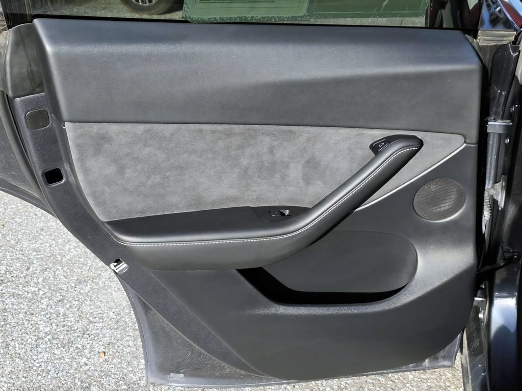 Used 2022 Tesla Model Y Performance AWD/4WD image 11
