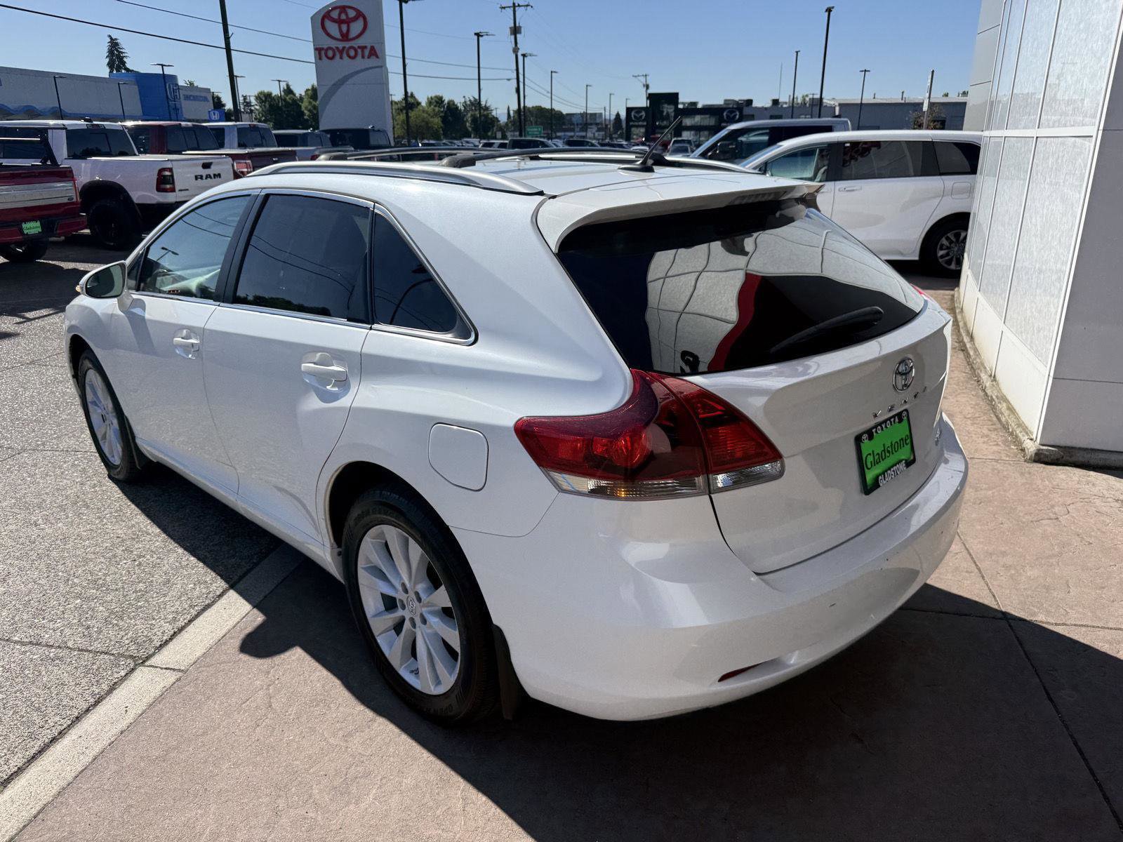 Used 2015 Toyota Venza LE AWD/4WD image 4