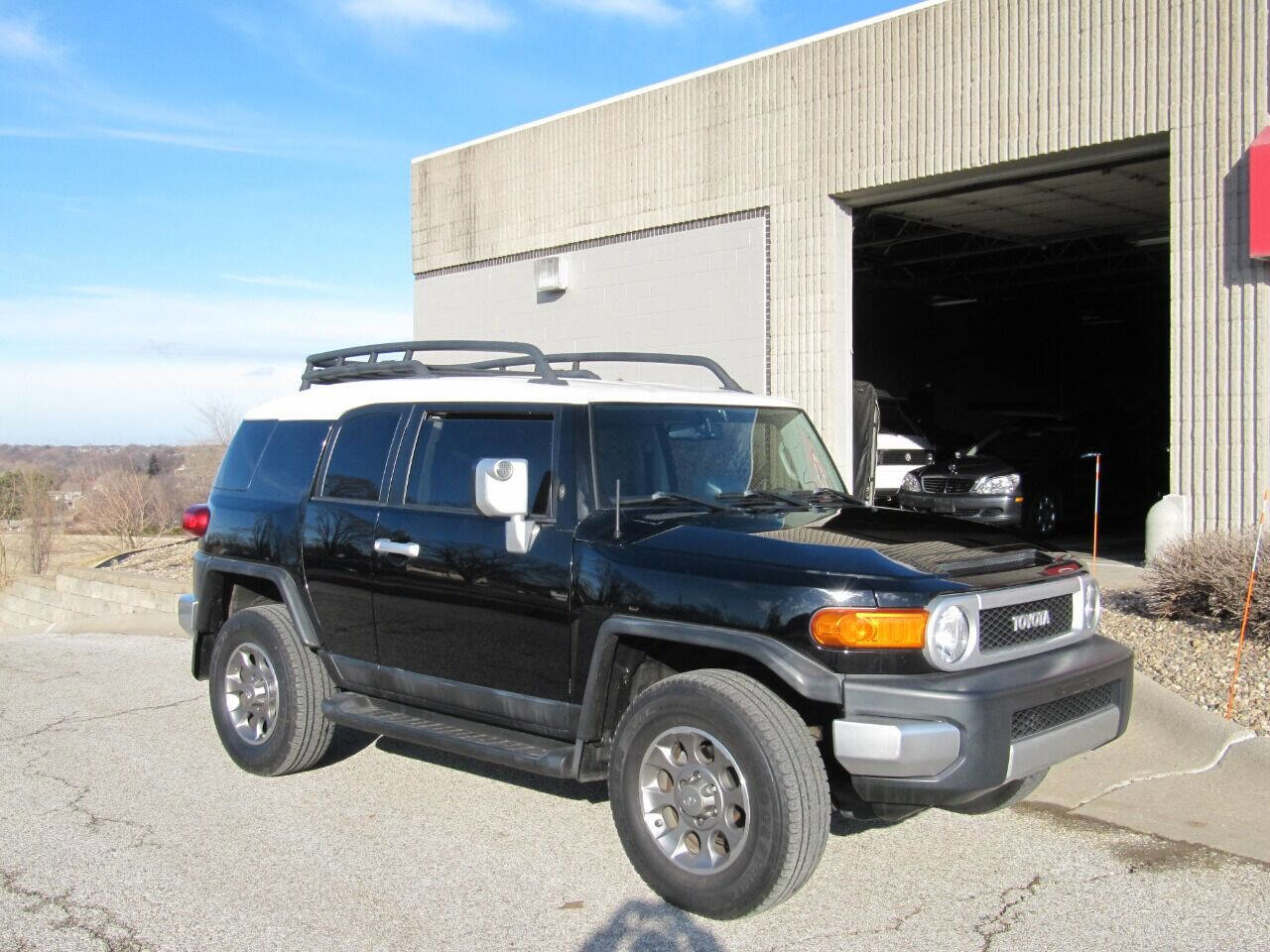 Used 2012 Toyota FJ Cruiser 4WD image 1