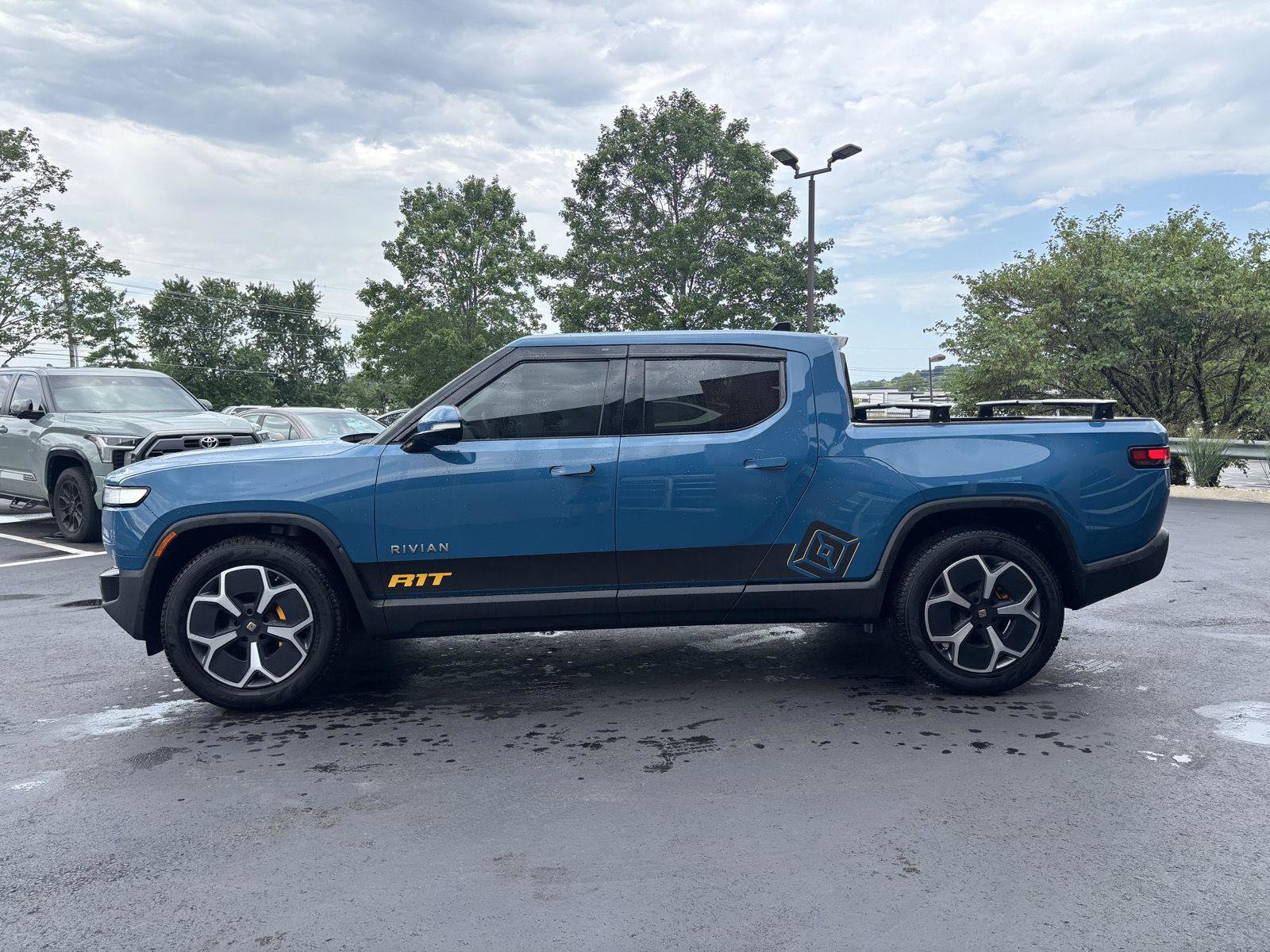 Used 2022 Rivian R1T Adventure AWD/4WD image 6