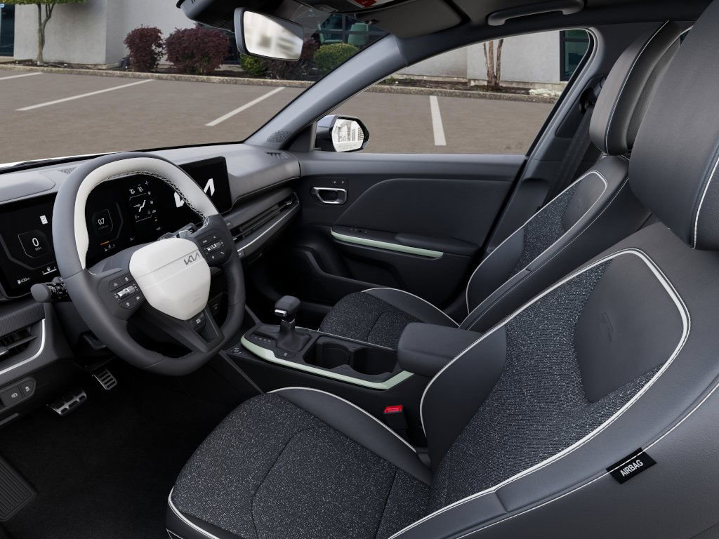 New 2025 Kia K4 GT-Line image 17