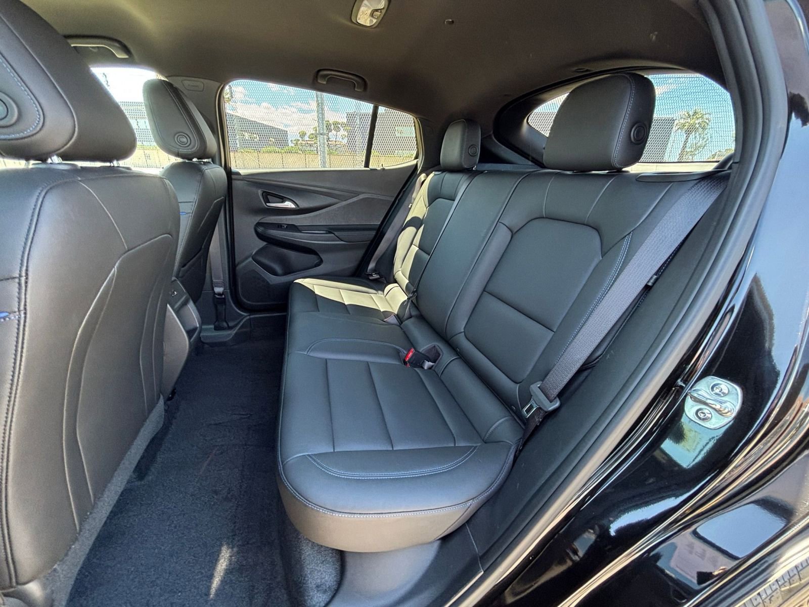 Used 2025 Buick Envista Sport Touring image 24