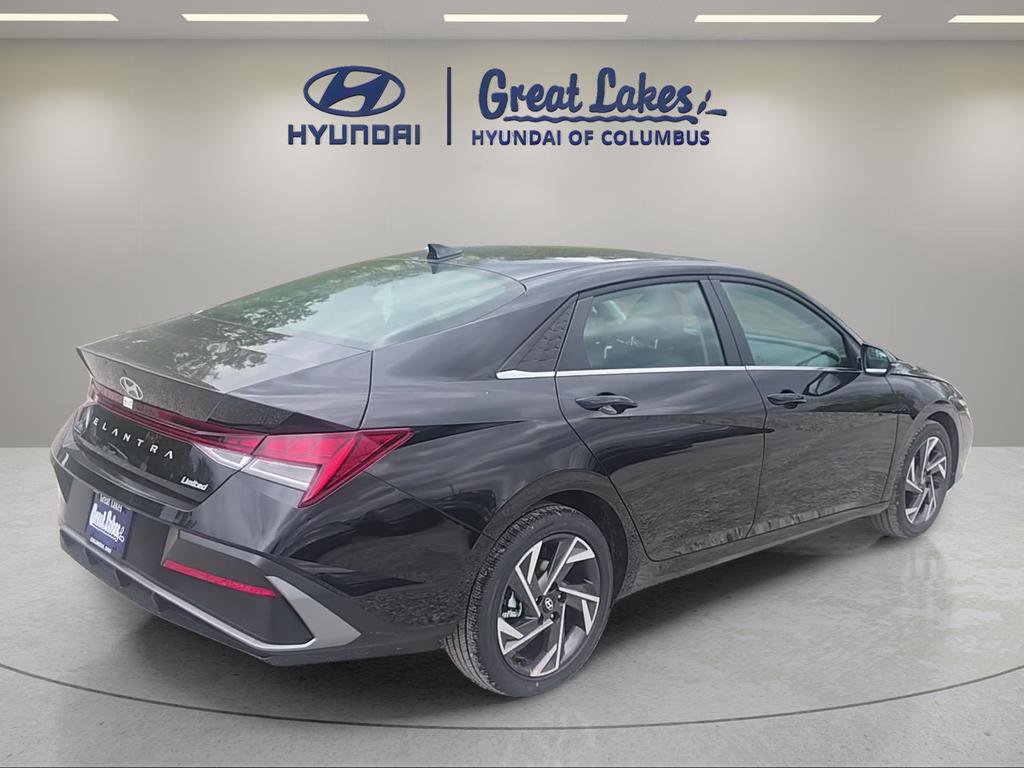 New 2026 Hyundai Elantra Limited FWD image 5