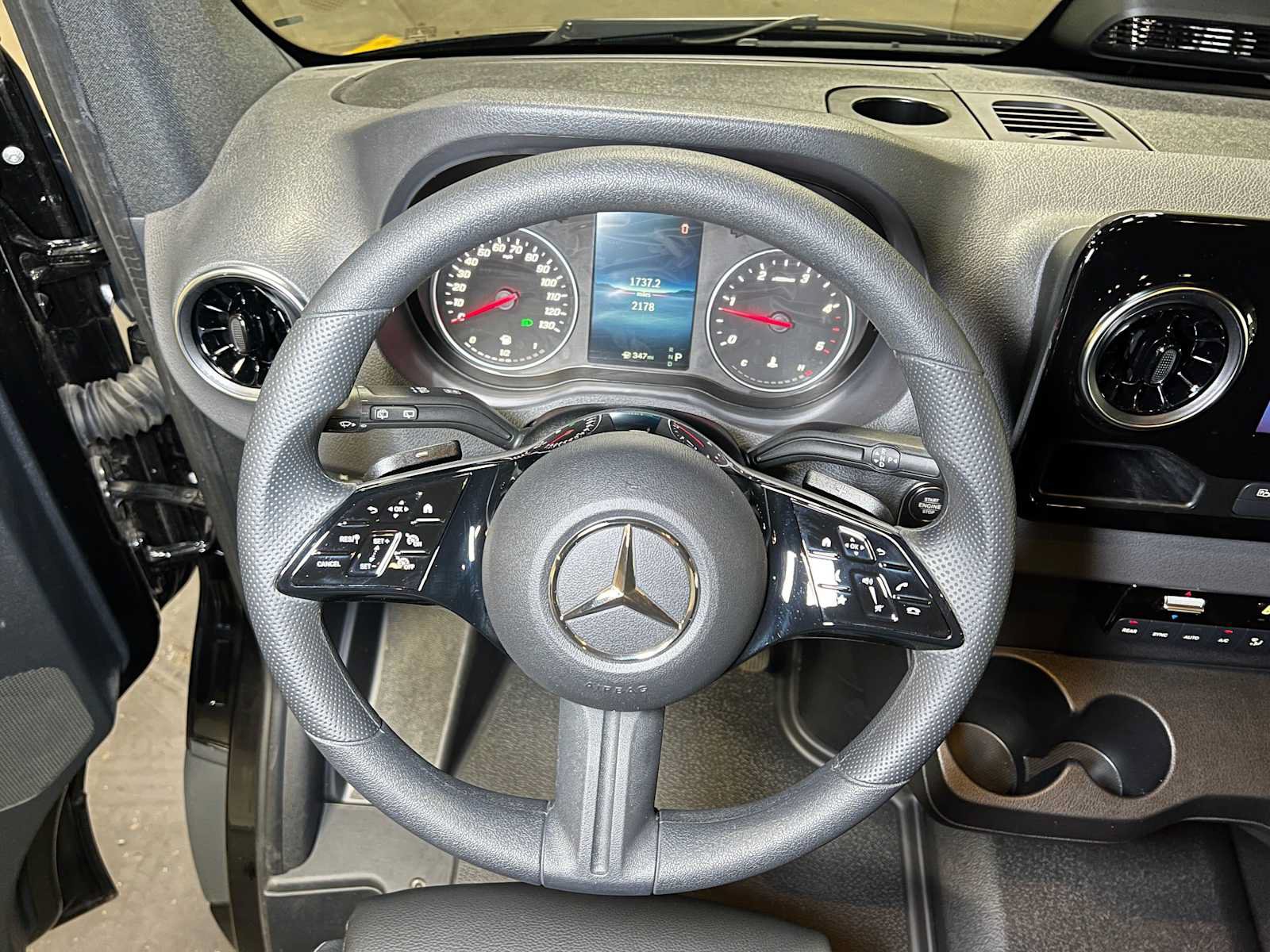 Used 2025 Mercedes-Benz Sprinter 2500 image 25