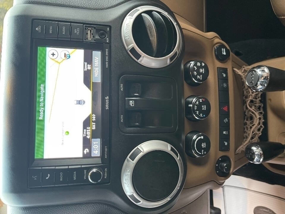 Used 2014 Jeep Wrangler Sahara w/ Connectivity Group image 16