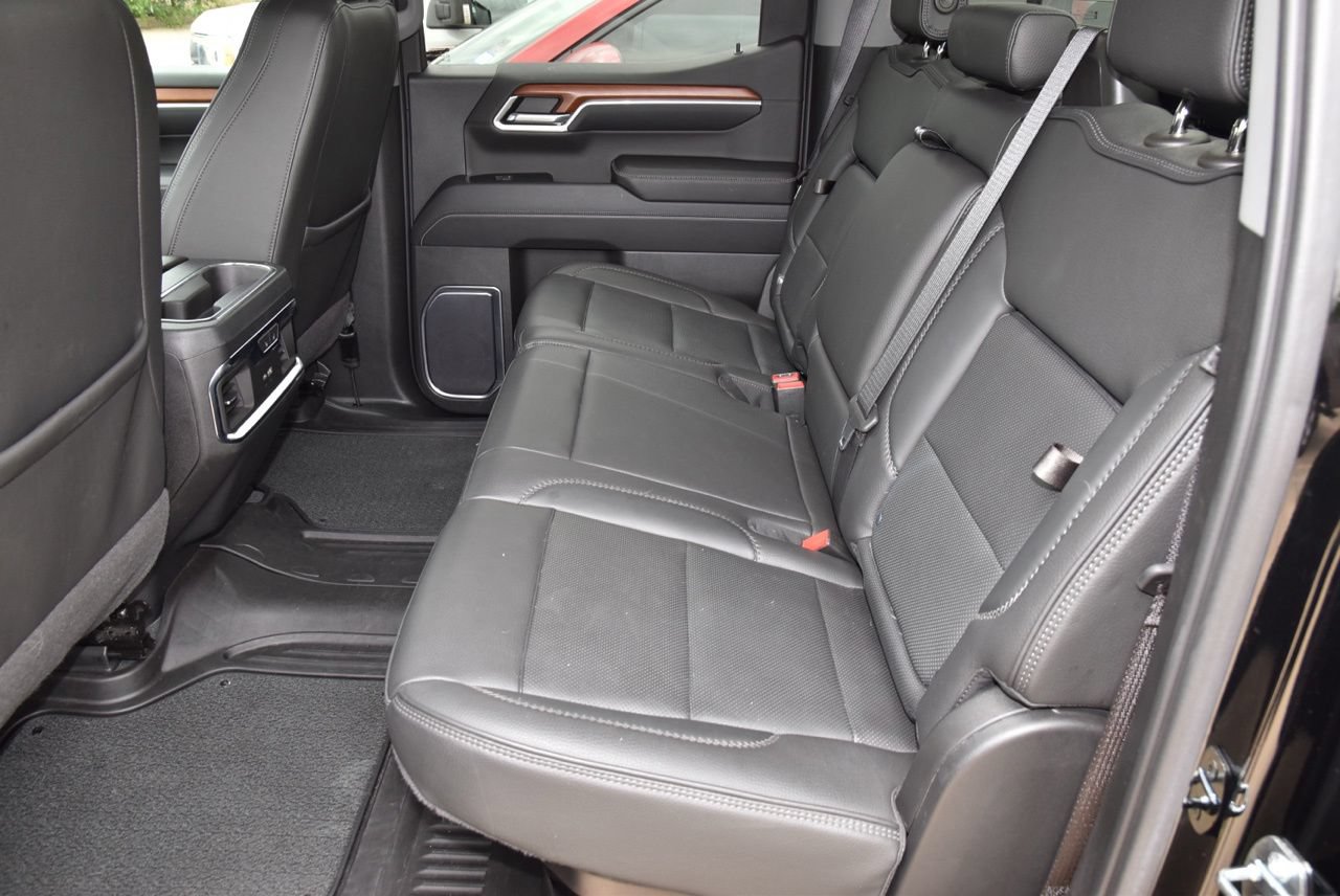 Used 2023 GMC Sierra 1500 Denali w/ Denali Reserve Package AWD/4WD image 11