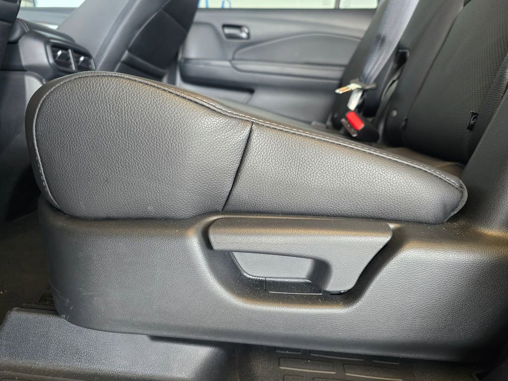 Used 2025 Honda Passport EX-L image 15