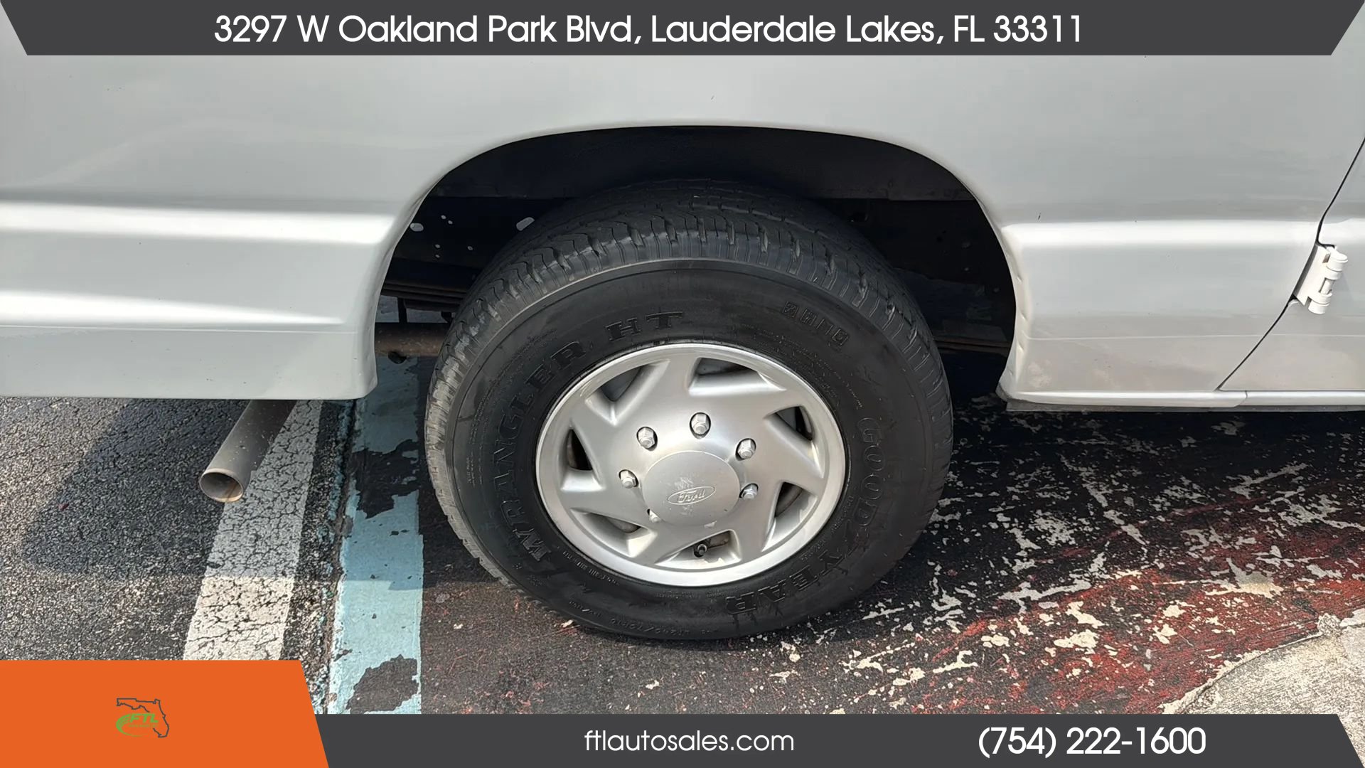 Used 2013 Ford E-250 and Econoline 250 Extended w/ PWR Group RWD image 26