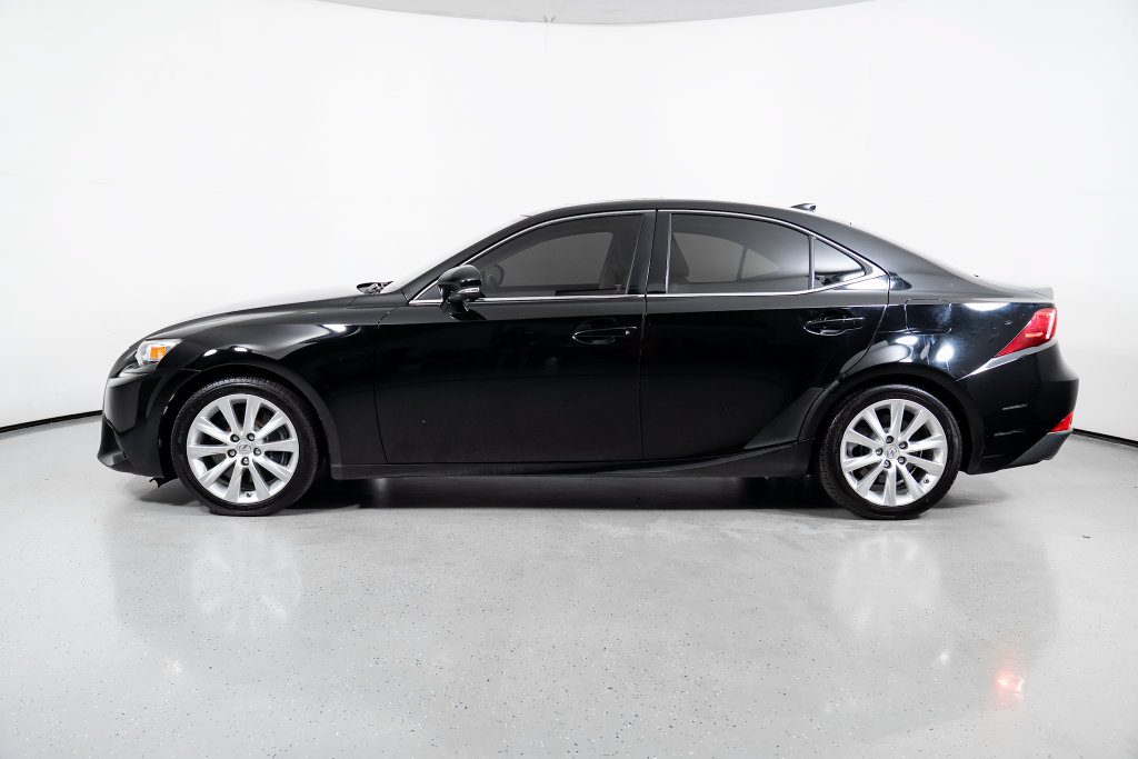 Used 2016 Lexus IS 200t RWD image 11