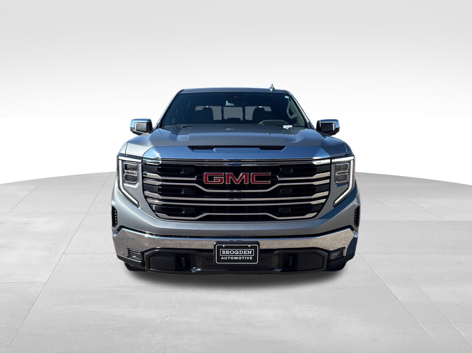 Used 2023 GMC Sierra 1500 SLT w/ SLT Premium Package AWD/4WD image 16