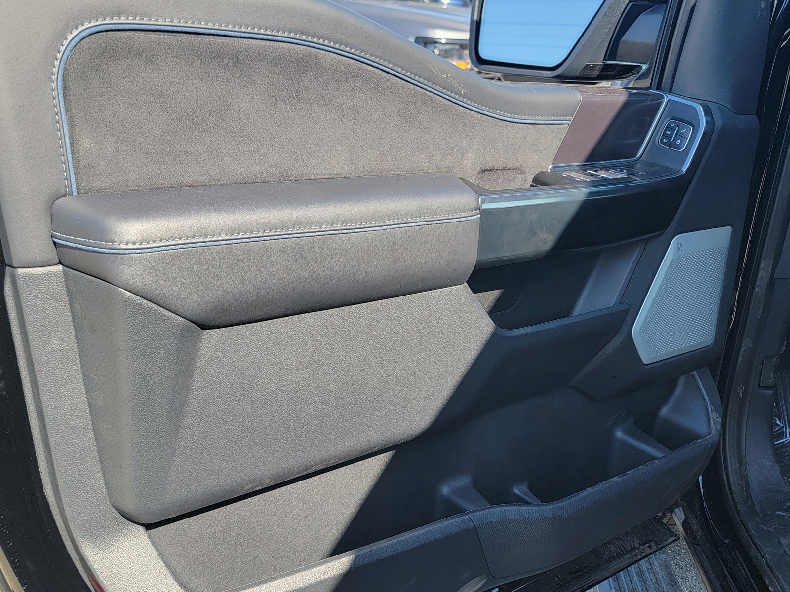 New 2025 Ford F150 Platinum w/ Equipment Group 702A High image 8