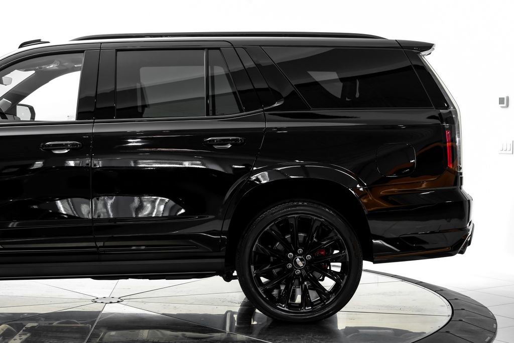 Used 2026 Cadillac Escalade V w/ LPO, ONYX Package AWD/4WD image 15