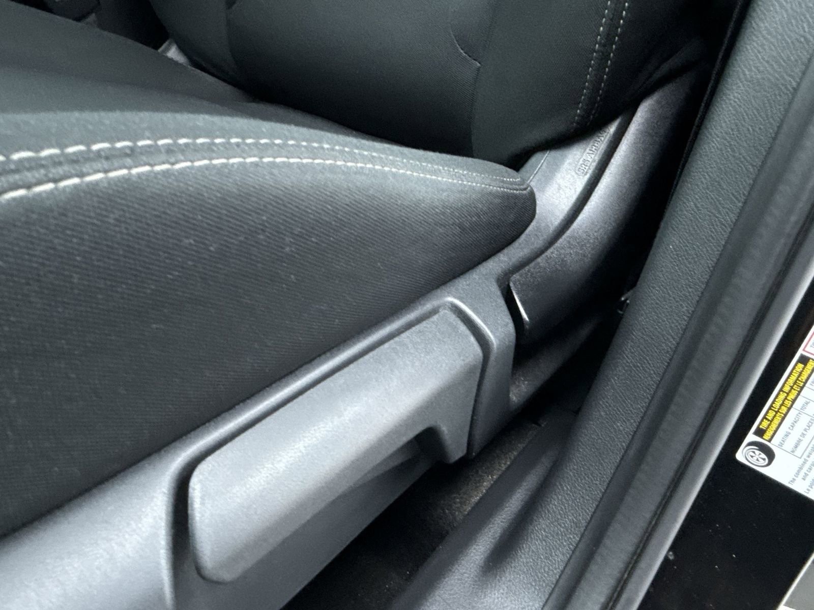 Used 2023 Nissan Rogue S image 17