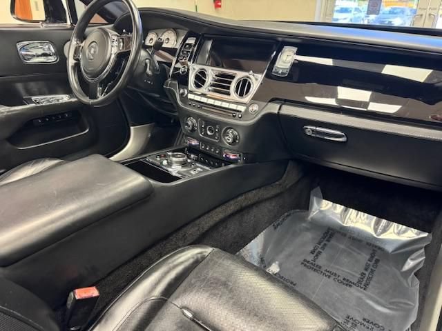 Used 2018 Rolls-Royce Dawn RWD image 12