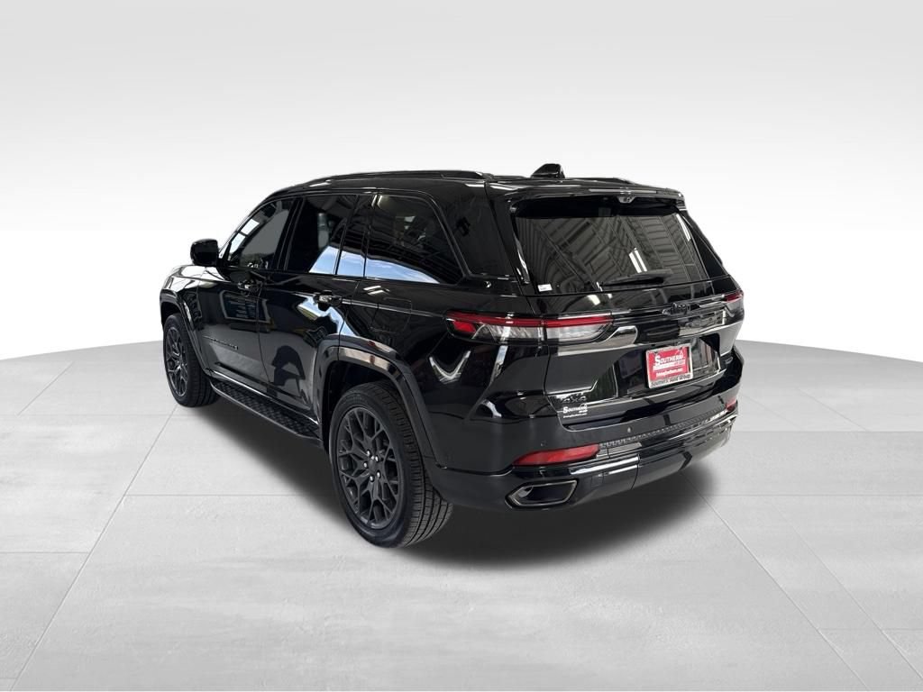 Used 2025 Jeep Grand Cherokee Summit AWD/4WD image 3