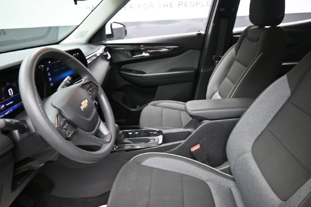 Used 2025 Chevrolet TrailBlazer LT AWD/4WD image 19