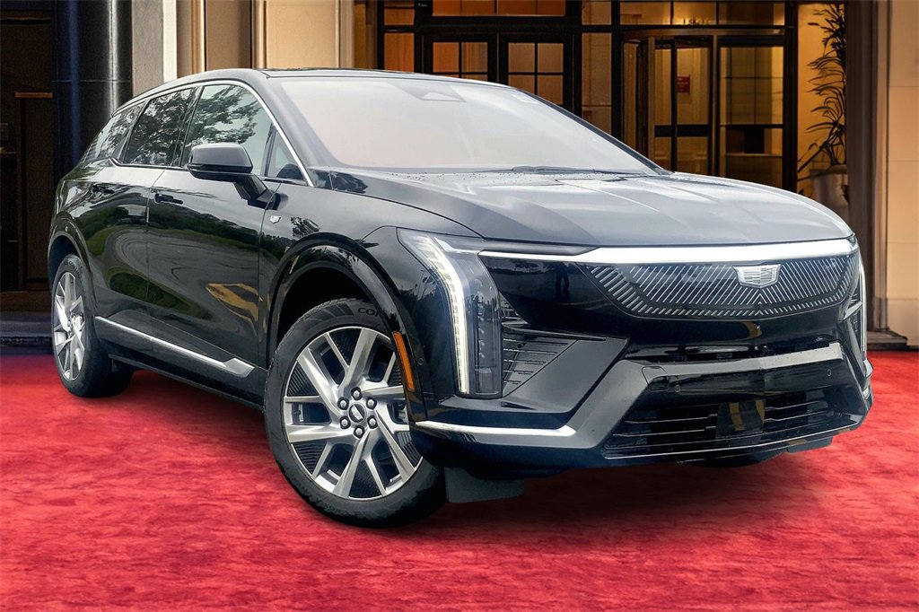 New 2026 Cadillac Optiq Luxury 1 image 2